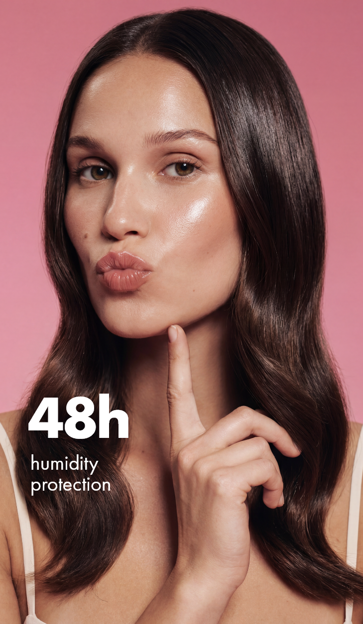 Keune Frizz-Free Pro Set with detangler brush for smooth, silky hair.